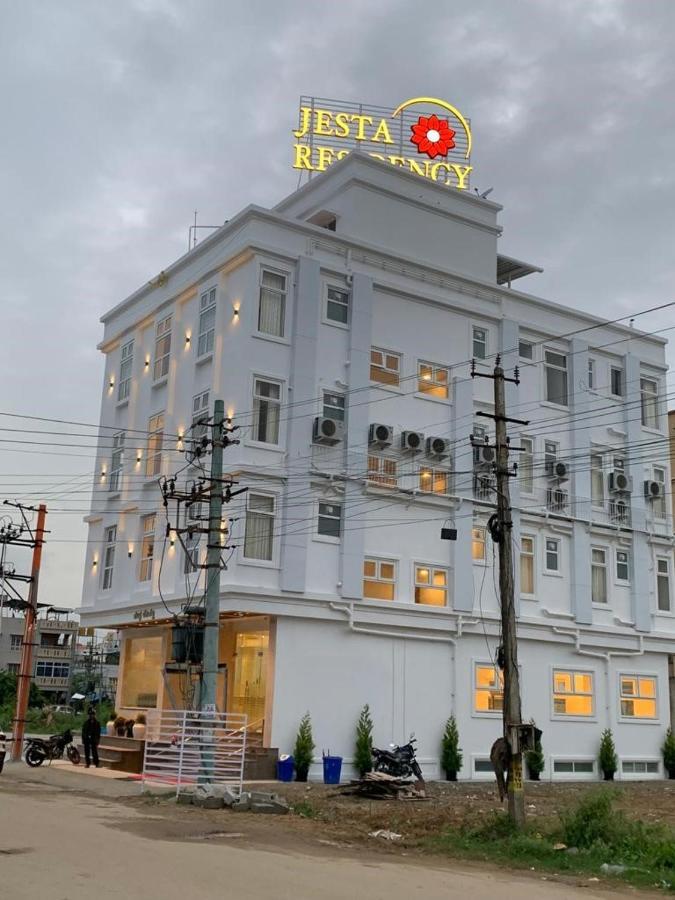 Отель Jesta Residency Хассан Экстерьер фото